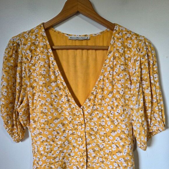 EUC ABERCROMBIE & FITCH YELLOW DITSY FLORAL V NECK BUTTON DOWN SHORT DRESS SZ SM - Picture 6 of 15